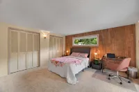 Relaxing Lakeside Bungalow, Walking distance to Lake Samish Park