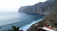 Cozy and relaxing apartment with cliff and sea views, Wifi, pool. Hotels near Nautilos Sup