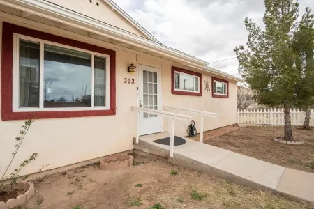 Bandit's Hideout! Cowboy Comfort in Historic Tombstone