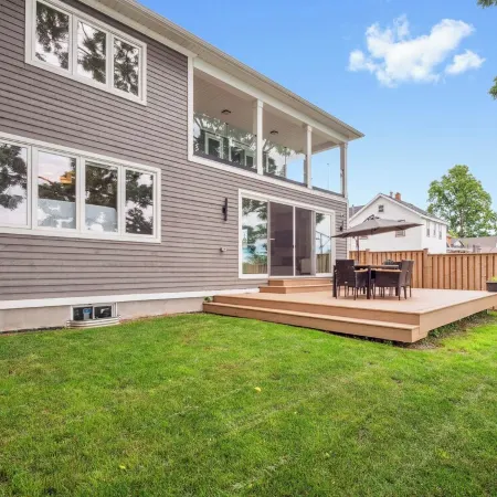 The Henley Luxe | Waterfront | Home Gym | Wineries