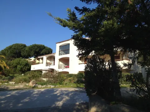 Charming air-conditioned apartment with sea view terrace