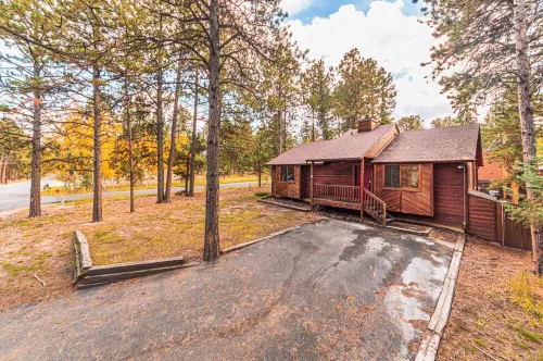 Private Wi-Fi>HotTub>Fenced Yard>Cozy Retreat