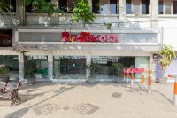 RedDoorz @ Urip Sumoharjo Hotell i Keputran