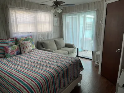 683 Sea Otter Dr. Venture Out Hotels near St. Andrews State Park