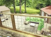 Lake house in Pirate's Cove Pet friendly with large outdoor entertainment area