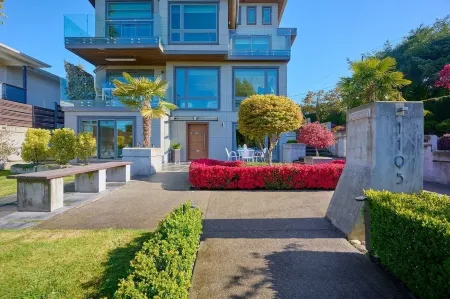 Entire guest suite - 5 min from the beach