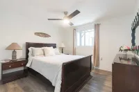 Cottage with Private Beach Access and Newly-Built Indoor Sauna #STRTT-2025-092 Tiny住宿飯店