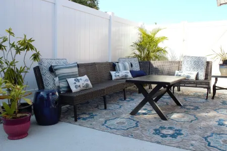 Cozy Boho Guest House w/Patio - 6 min from the beach!