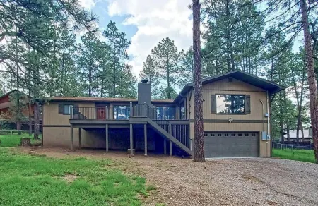 Monarca Charming Family Cabin- Near Downtown and Ski Resort Отели рядом с достопримечательностью «Moon Mountain»