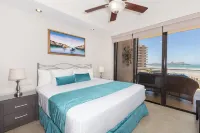 Newly Updated Las Palomas 2BR/2Bath w/bonus area- Ocean Front Cristal - Phase 1 Hotel a 