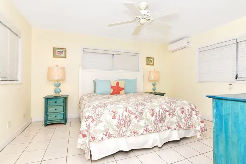 Ixora East - Beach access with great snorkeling spot