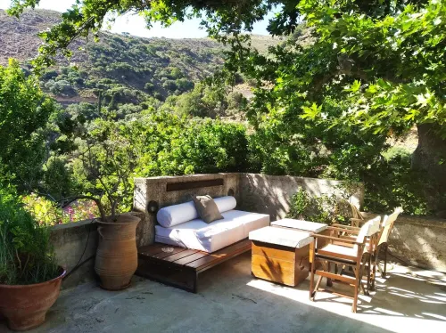 Mansion-House with character near to the best beach of Crete:the lagoon of Elafonisi Hotels in Inachori