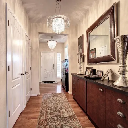 14 Mins to Dia/ Gaylord /Anshutz. Can be Rented Long Term with Huge Discount .