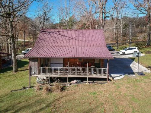 Valentine Drive Cabin 2