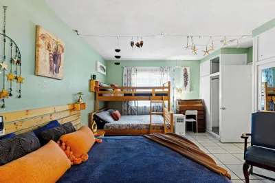 Cozy 2BR in Hollywood FL – Pet Friendly Hotels in Downtown Hollywood