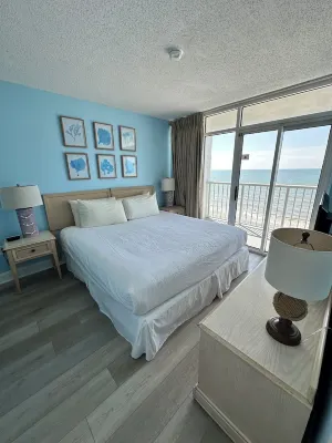 Stunning 2BR Oceanfront Condo - SeaWatch Resort, Myrtle Beach - Unrivaled Views! Hotel in zona NMB Nature Trail