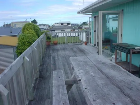 Lazy Days (at Whangamata) Отели рядом с достопримечательностью «Уангамата Бич»