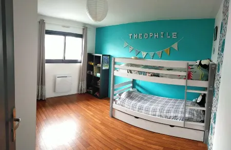 Bright house ideal for family Отели рядом с достопримечательностью «Stade de la Rabine»