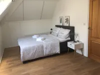 Beautiful Family home, 4 - 10 pers, on open water. De Friese Meren 호텔