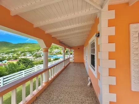 Cozy Seaview House in Heart of  Port Elizabeth