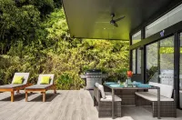 Ocean View 2-bdrm/2ba Casita with WiFi, AC  between Manuel Antonio and Dominical Hotels in Savegre