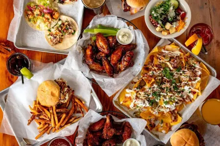 Secluded but only 5 minutes from New River Gorge Bridge