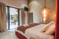 Casa Milya -- Luxury Villa on the Beach! 4 Master Suites and Infinity Pool