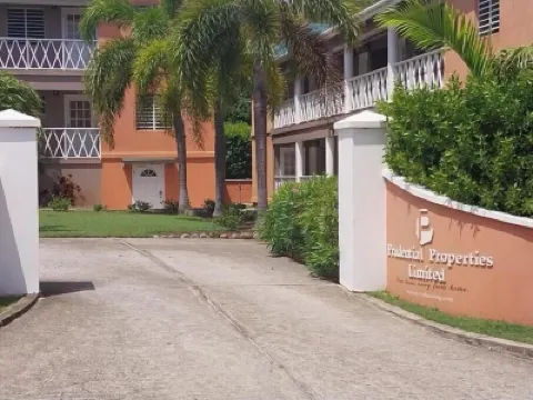 Beautiful island getaway, close proximity to popular beaches and historic site C 酒店