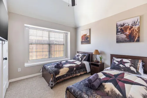 Howdy Yall-TEXAS-7 beds/Playground/Pool TableInternal name: Big Bend Allen