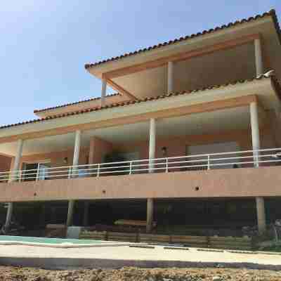 Beautiful apartment with sea view, swimming pool, near beaches and port Hotel Exterior