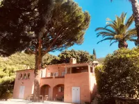 A charming villa 5 minutes walk from the Canadel beach Hotels in Le Rayol-Canadel-sur-Mer