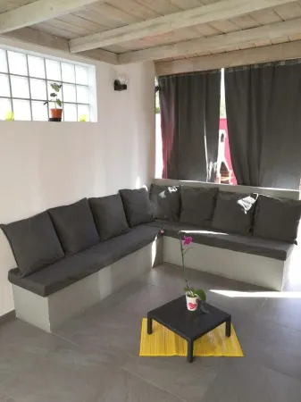 Les 3 Soleils Furnished with Tourism  Jacuzzi and Swimming Pool Отели в г. Сен-Жозеф