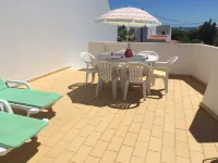 Coastal Benagil apartment. Rooftop & pool. Walk to beach, caves & restaurants