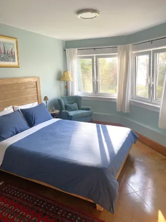 Waterfront One Bedroom Apartment