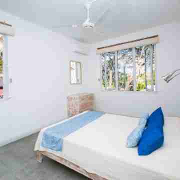 Porcelaine: Stylish apartment with seaview from its balcony Rooms