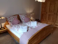 Lake keeper's house, unique, direct location on the shore of Lake Kronenburg, sauna Hotels in Dahlem