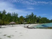 Waterfront Villa on White Sound, Private Dock, Beach, Swimming Pool, Pickle Ball