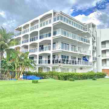 Maho Beach Suite Hotel Exterior