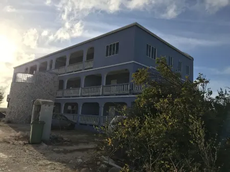 Beautiful 2000 sq. ft Sunrise & Sunset Penthouse near Shoal Bay Beach, Anguilla