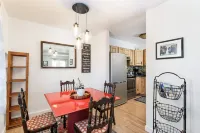 Cozy condo in the heart of downtown Carbondale