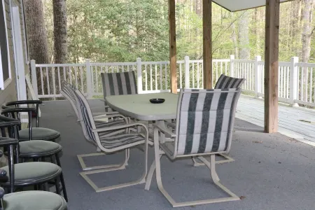 Family Lakefront Retreat! Bring your boat to your own private boat house.