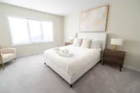 BRAND NEW 3 bedroom house minutes from Niagara Falls - WiFi