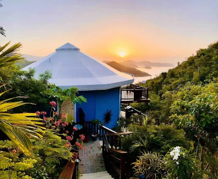 Penthouse Views Full AC Coral Bay St John, Easy Drive Restaurants, Bars, Beaches