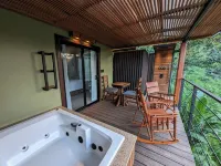 Romantic Private Villa w/ Hot Tub, Pool Access - Near la Fortuna and Arenal
