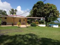 Wooden and atypical chalet Hotels near Grande Anse du Diamant