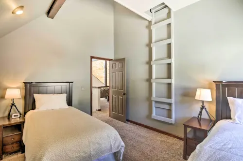 Spacious Fairplay Cabin w/ Views ~ 21 Mi to Breck! - 3-Star