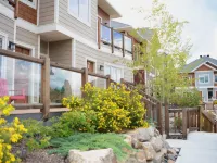 Spacious Invermere 3bd2.5ba Townhome Nestled in the Purcell Mountains! Hotels in Invermere