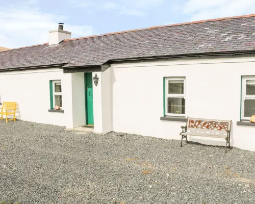 Pat White's Cottage Hotels in Newry