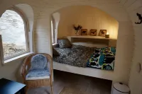 Igluhut Sleeping with Reindeer Hotels in Espoo