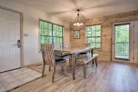 Hot Tub and Private Deck Rustic Pigeon Forge Cabin